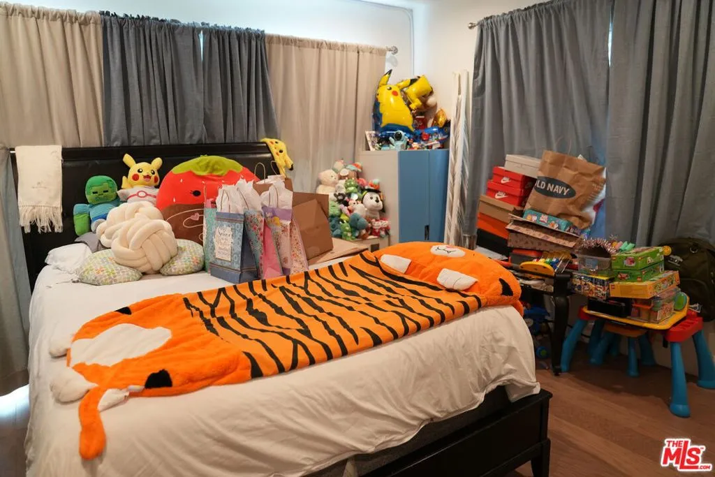 5742 Chesley Avenue, Los Angeles, California 90043 home-pic-10